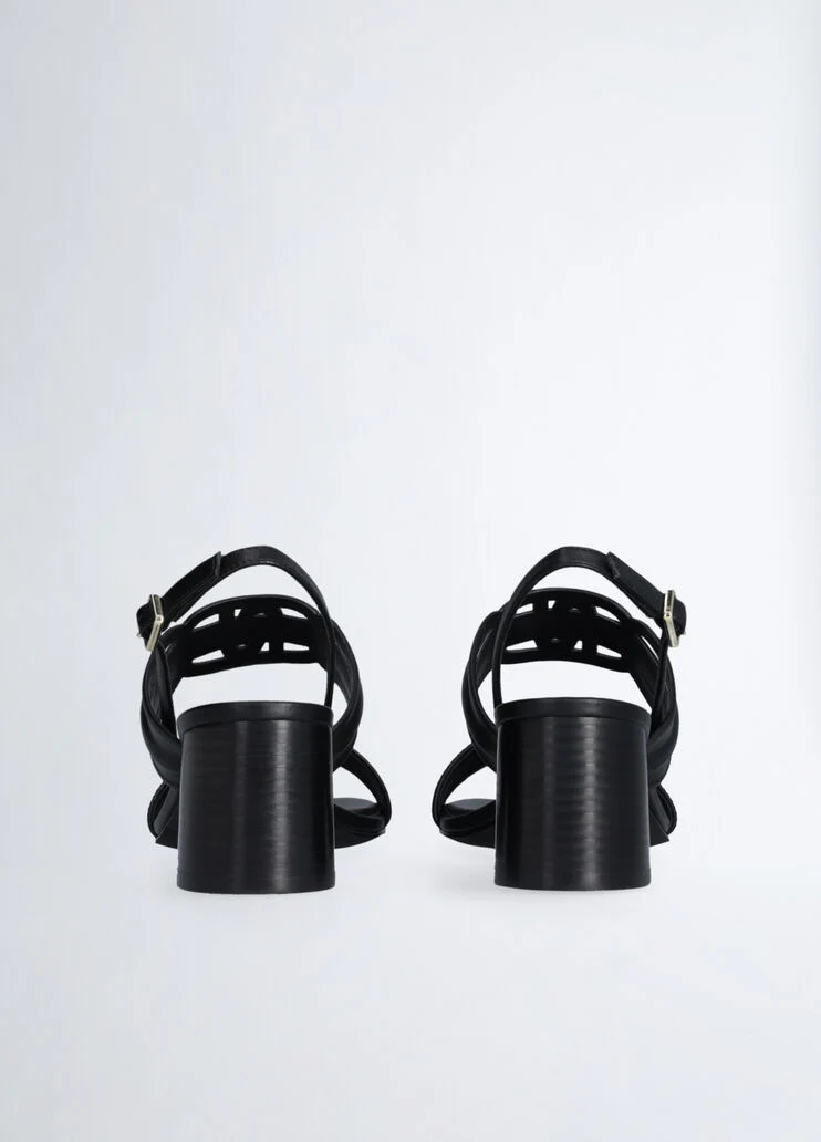 Leather sandals with wide heel