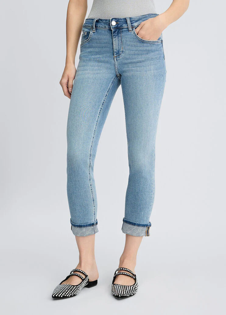 Skinny jeans with turn-ups