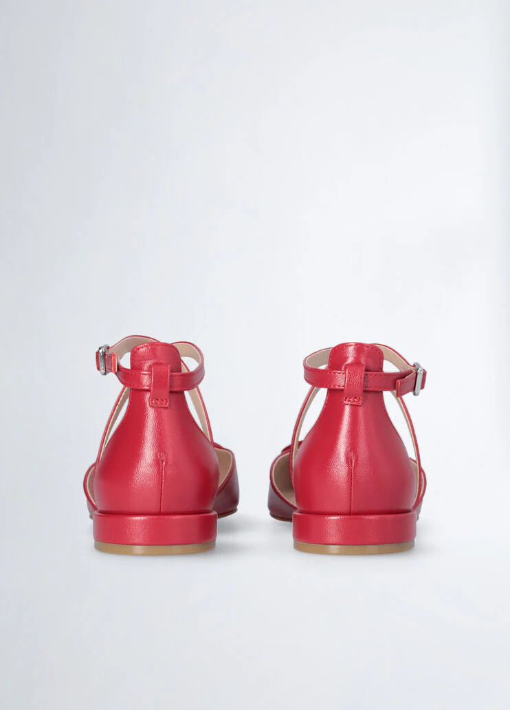 Red ballet flats with maxi-logo