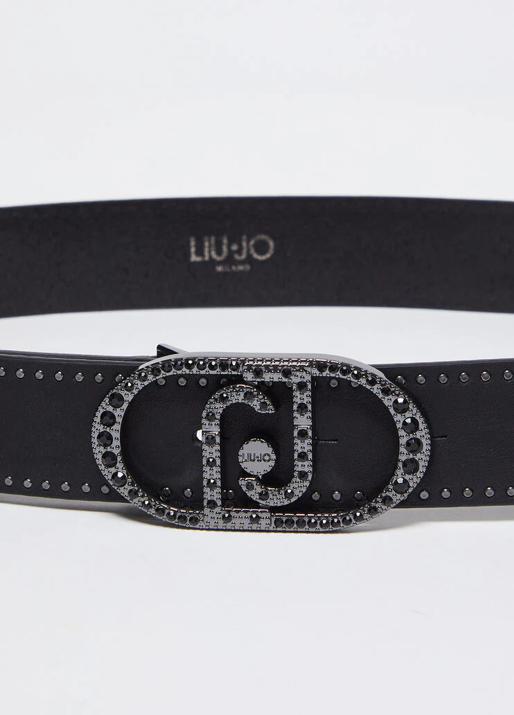 Leather belt with logo buckle