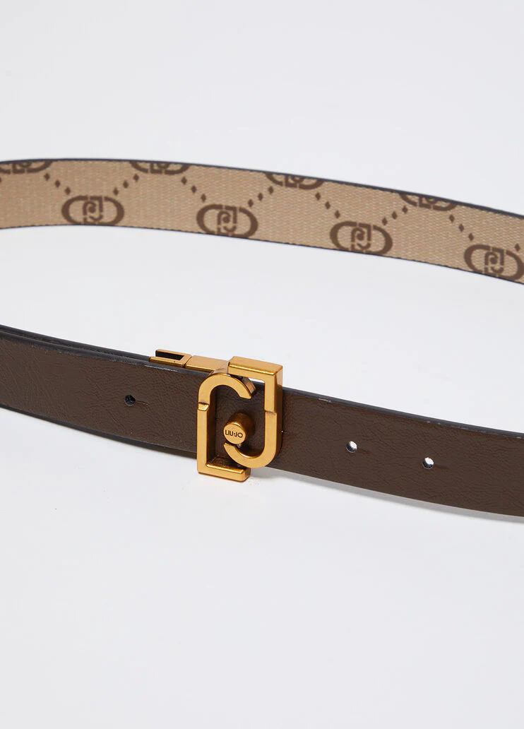 Reversible belt with logo buckle