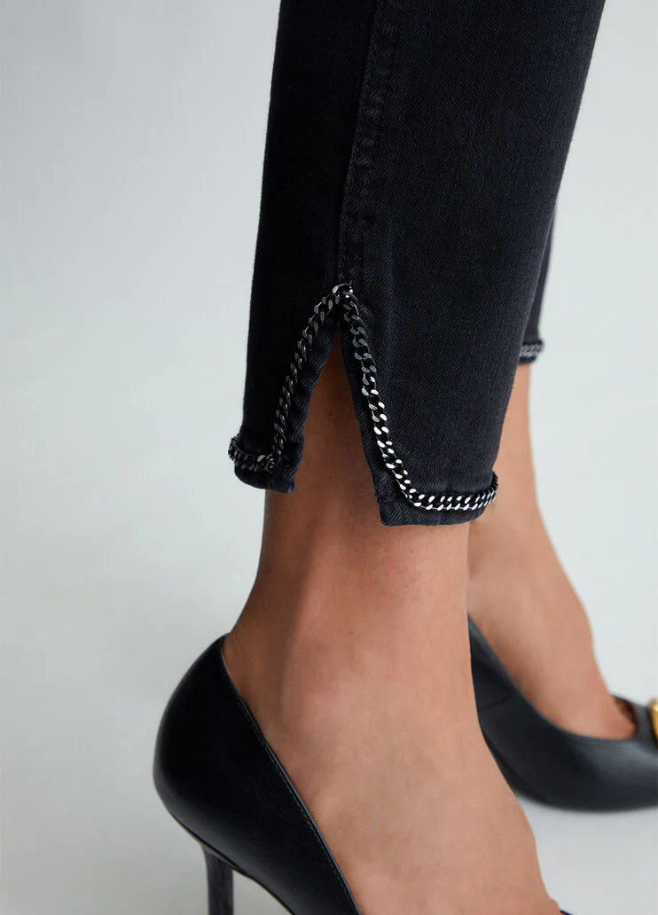 Straight bottom up jeans