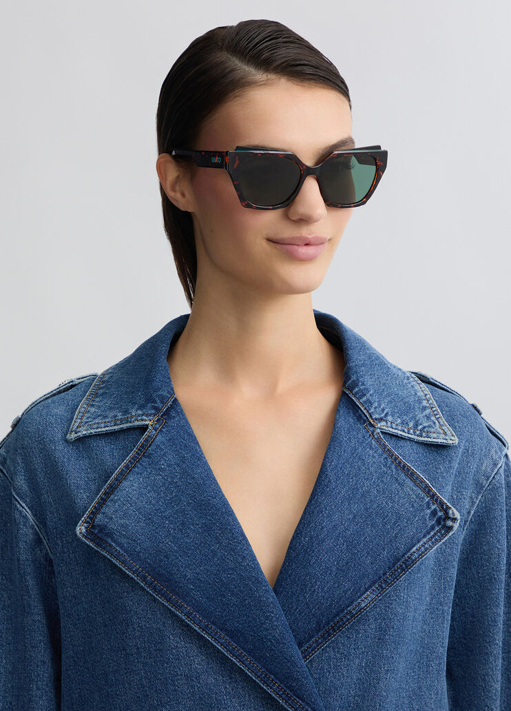 Oversize sunglasses