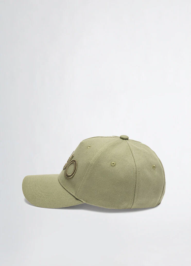 Baseball cap with logo