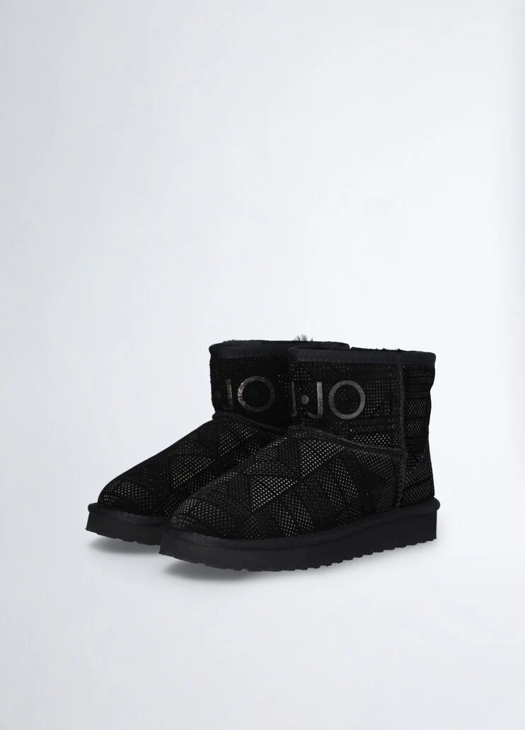 Warm ankle boots with maxi logo