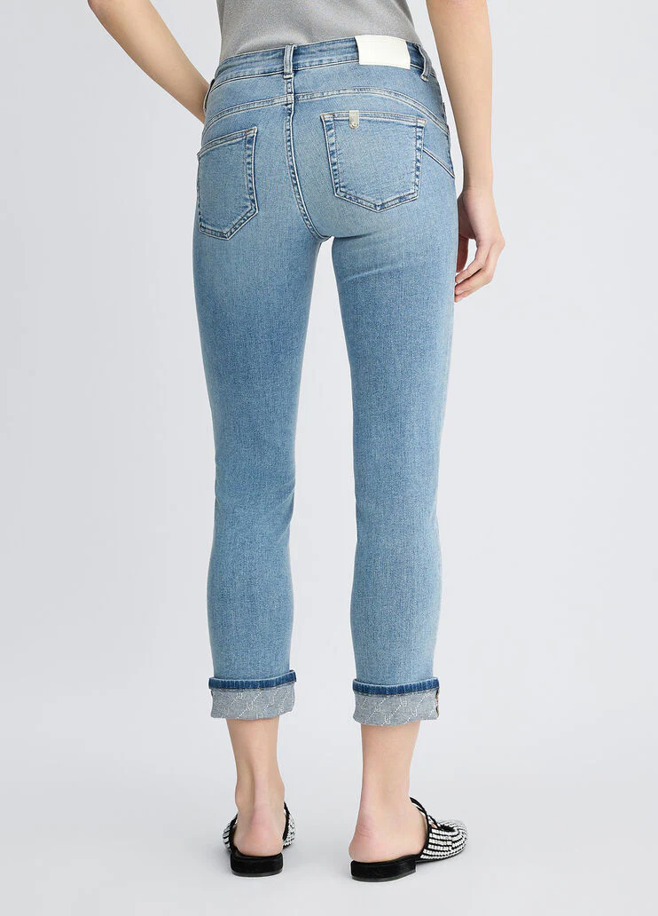 Skinny jeans with turn-ups