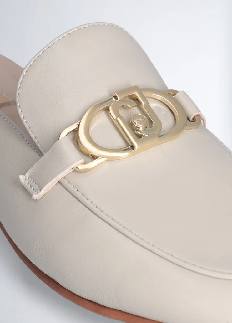 Leather slippers with logo