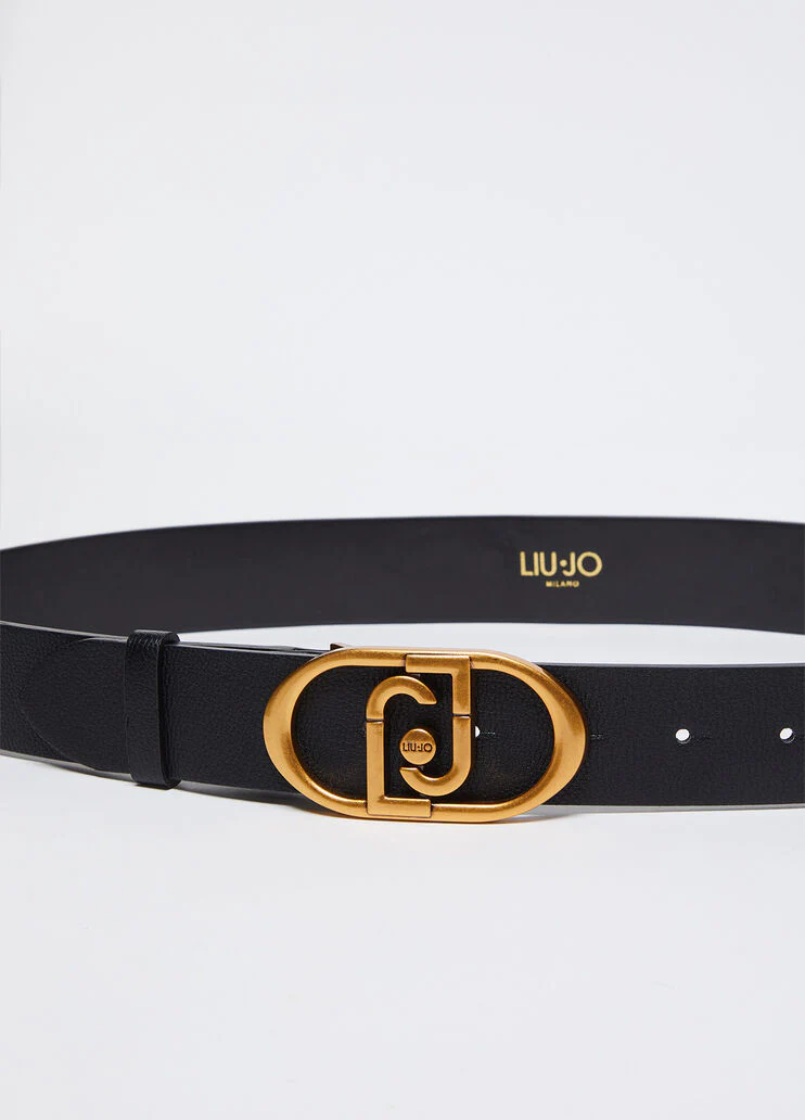 Drummed belt with logo