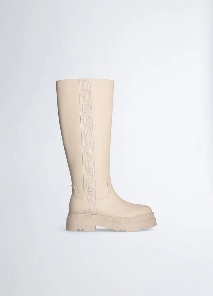 Beige platform boots with logo