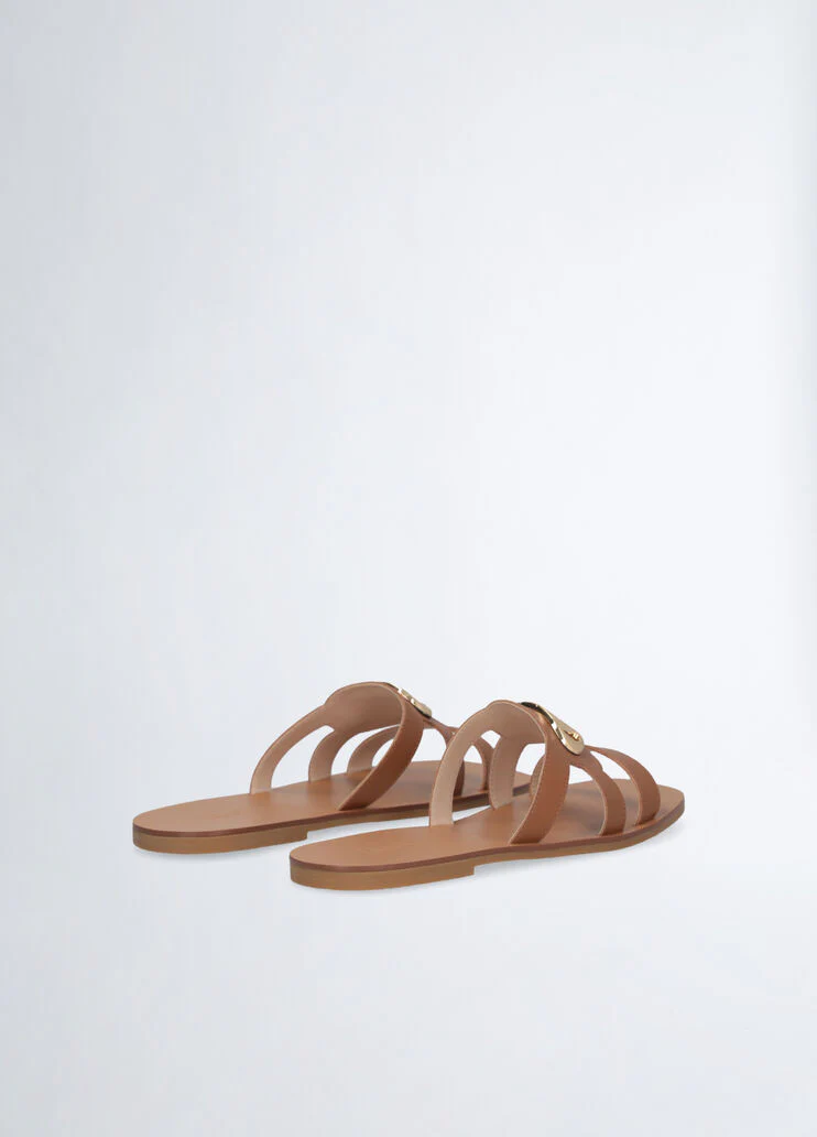 Flat sandals with logo