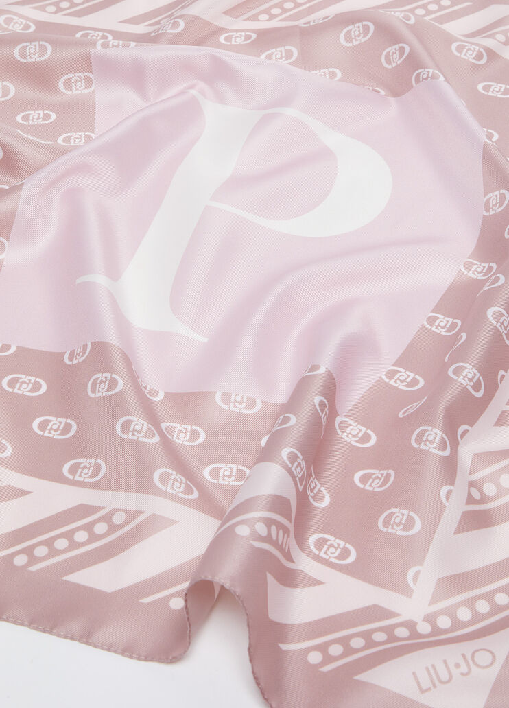 Beige letter P foulard