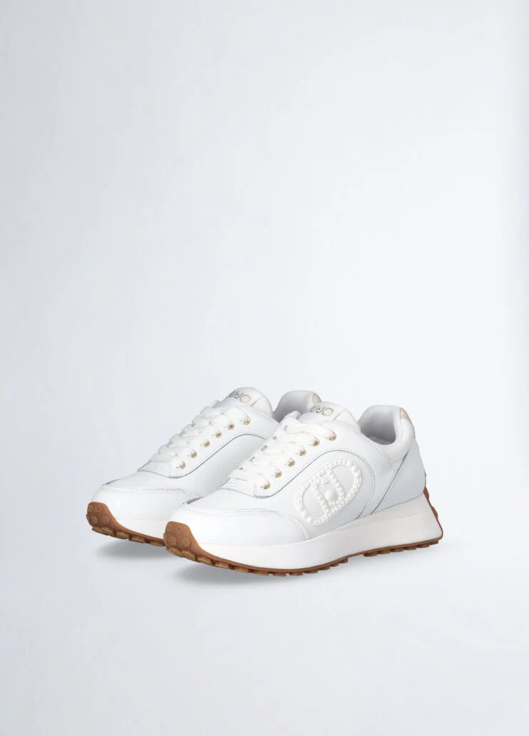 White sneakers in leather