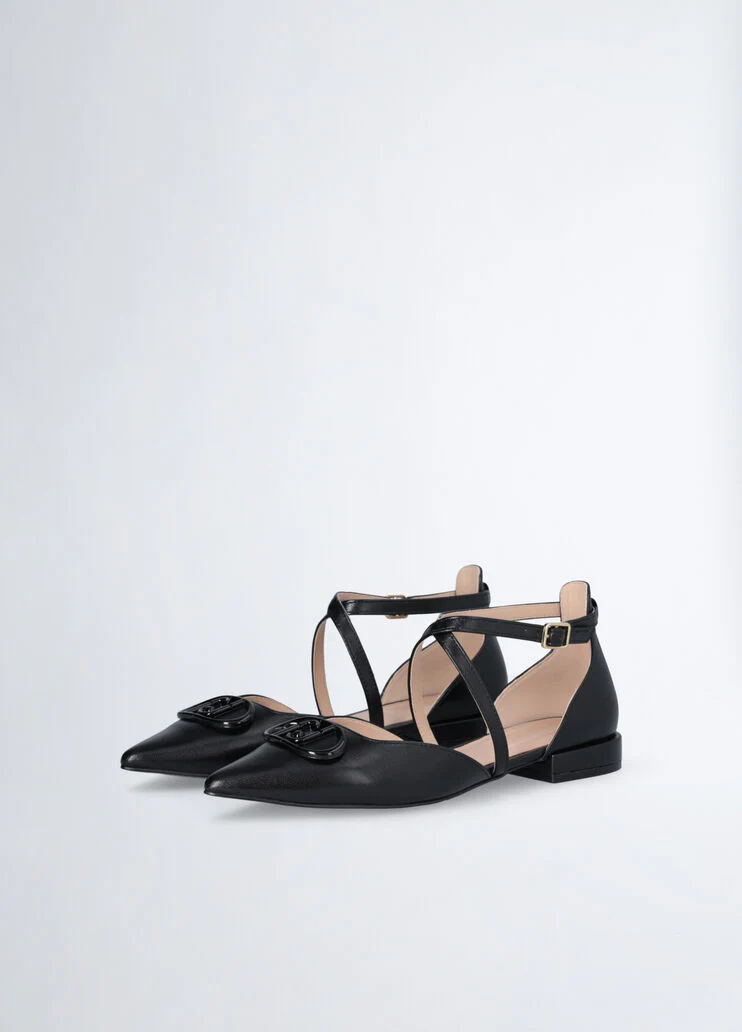 Black ballet flats with maxi-logo