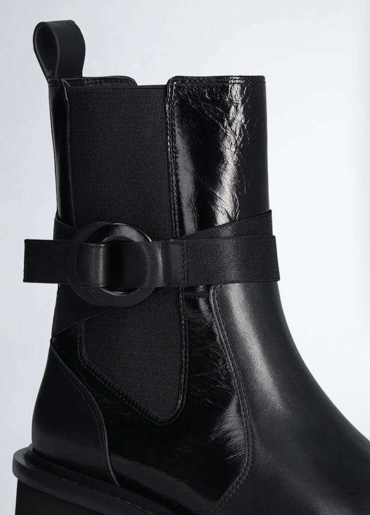 Leather beatles ankle boots