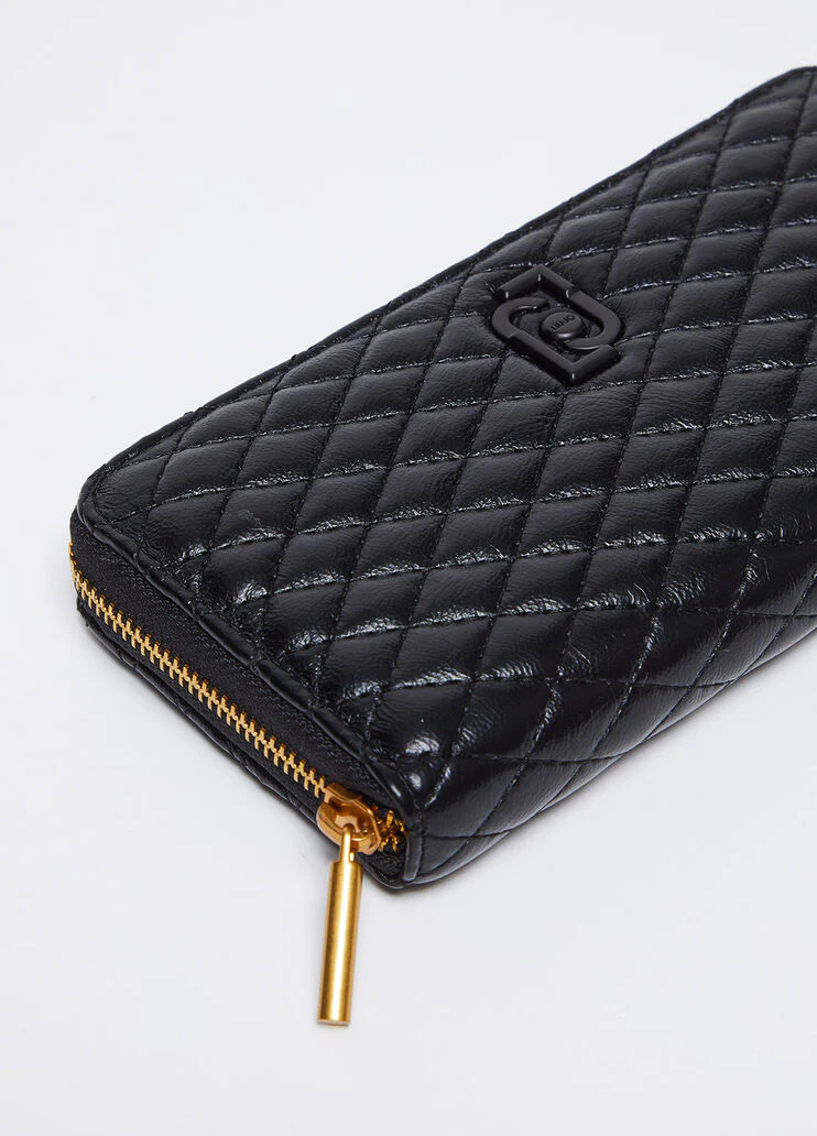 Quilted zip-around purse