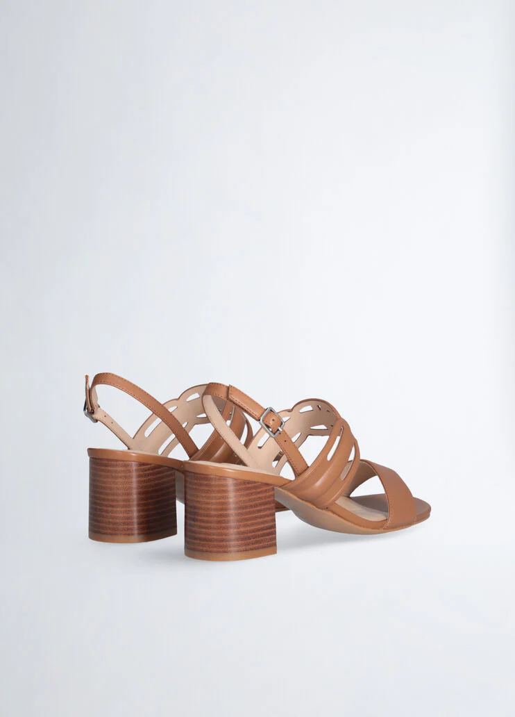 Leather sandals with wide heel