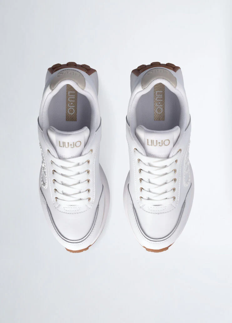 White sneakers in leather