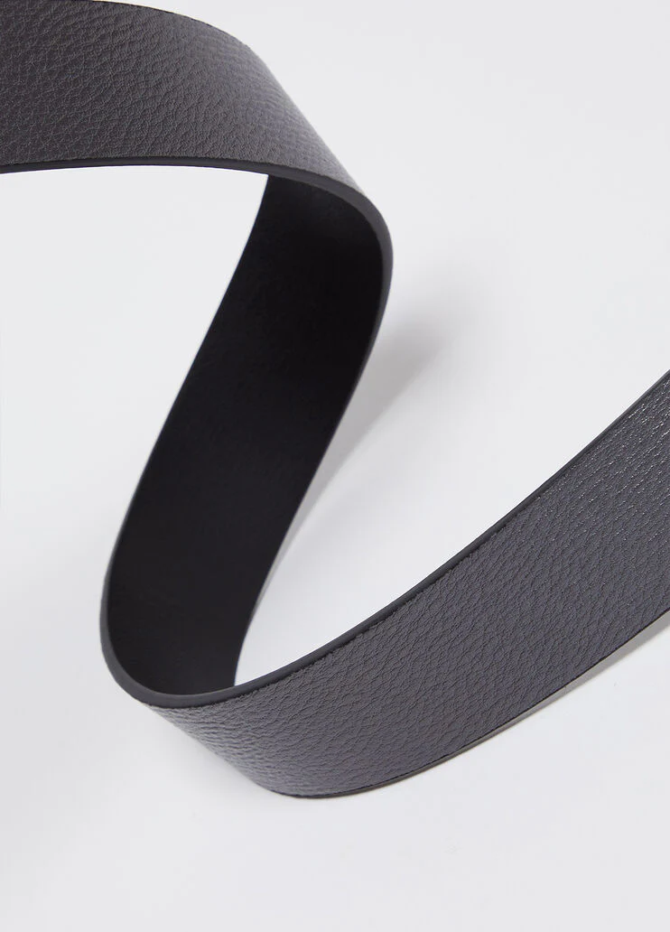 Reversible belt with logo buckle