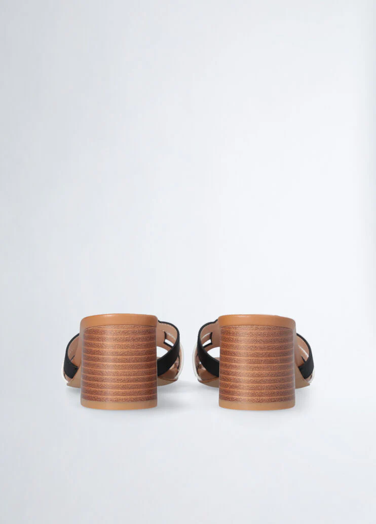 Leather sandals with wide heel