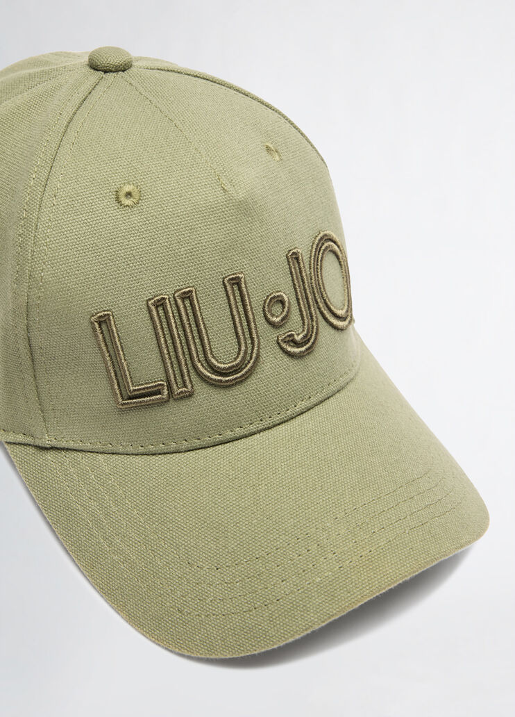 Baseball cap with logo
