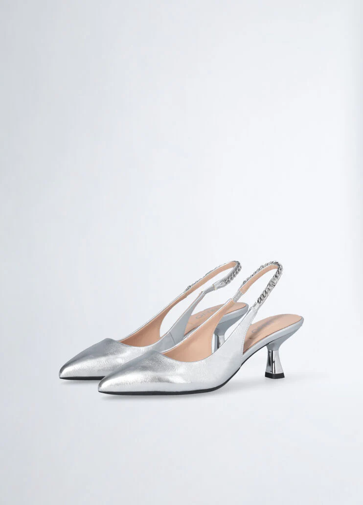Slingbacks with low heel