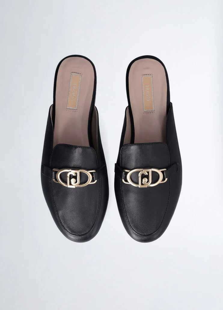 Leather slippers with logo