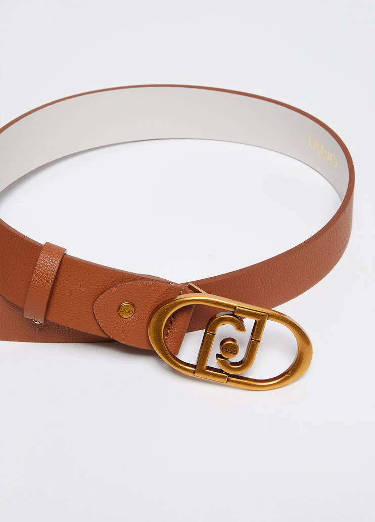 Drummed belt with logo