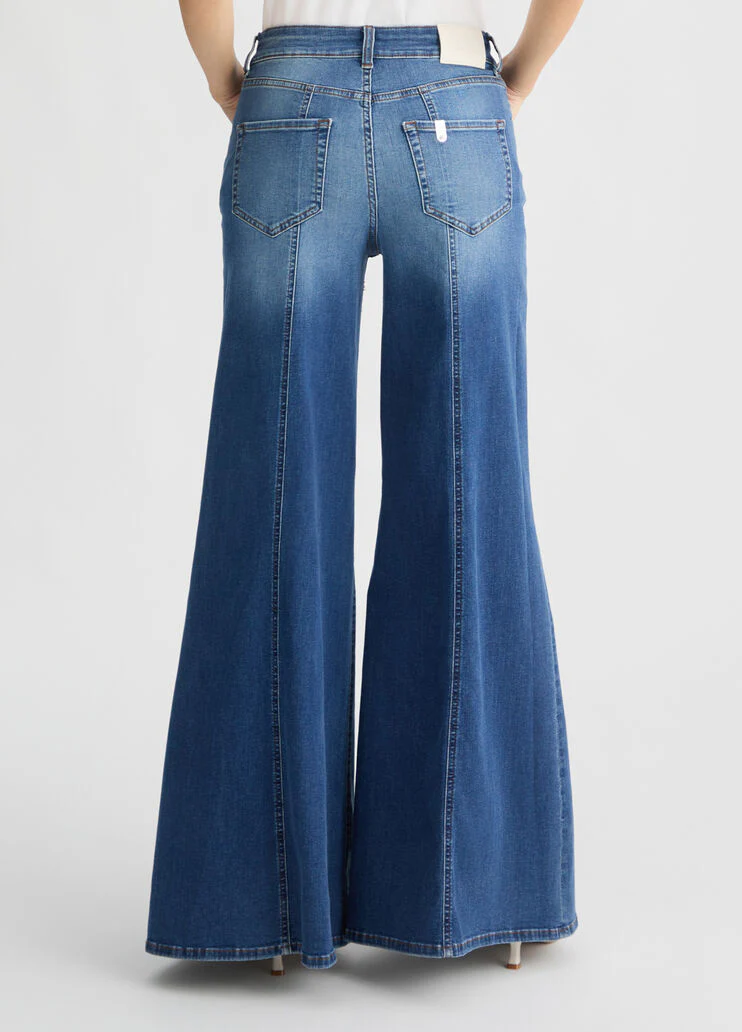 High-waisted super-flared jeans