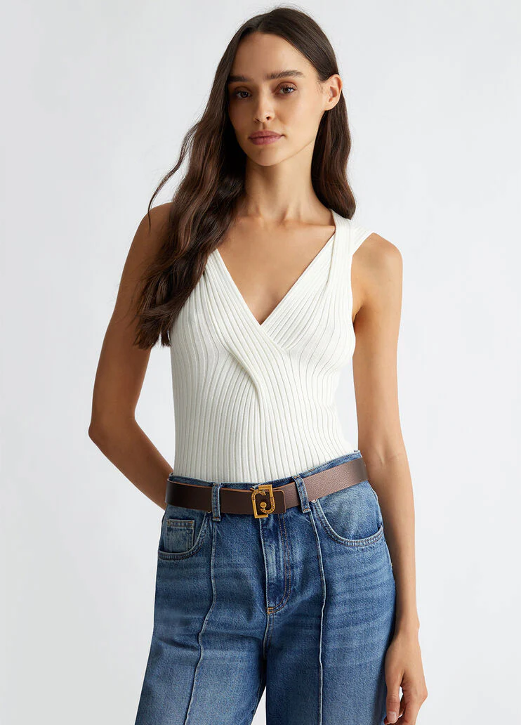 Reversible belt with logo buckle