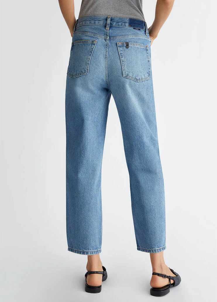 Straight-leg jeans