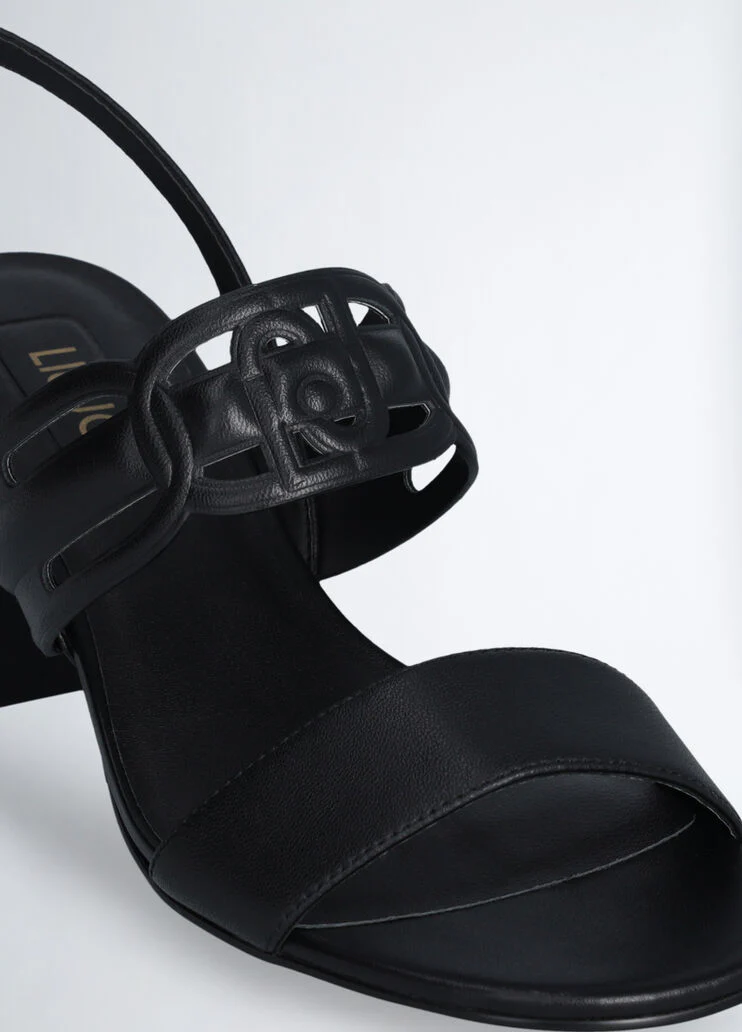 Leather sandals with wide heel