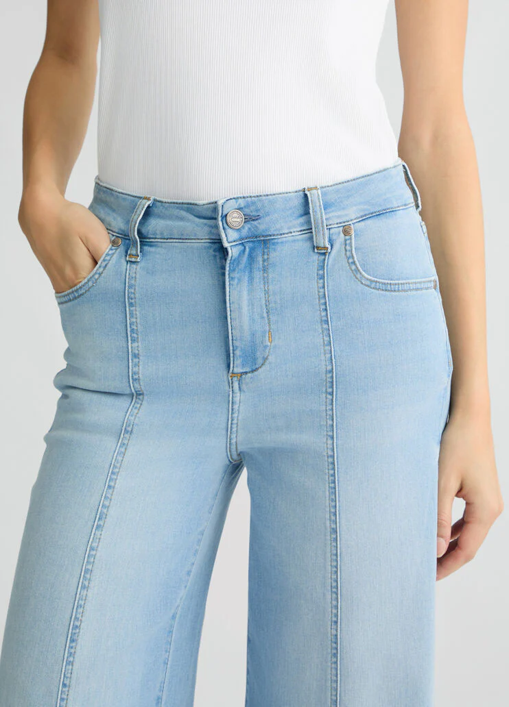 High-waisted super-flared jeans