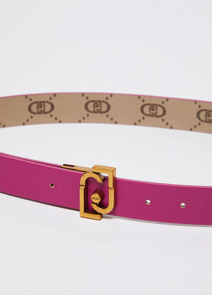 Reversible belt with logo buckle