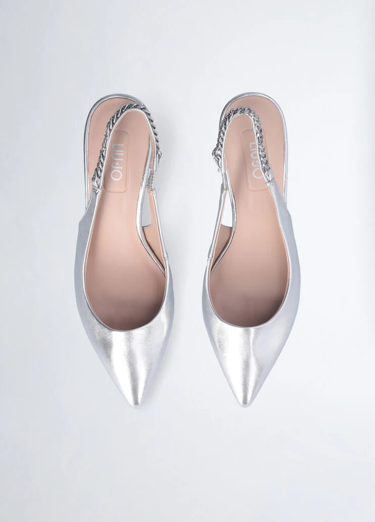 Slingbacks with low heel