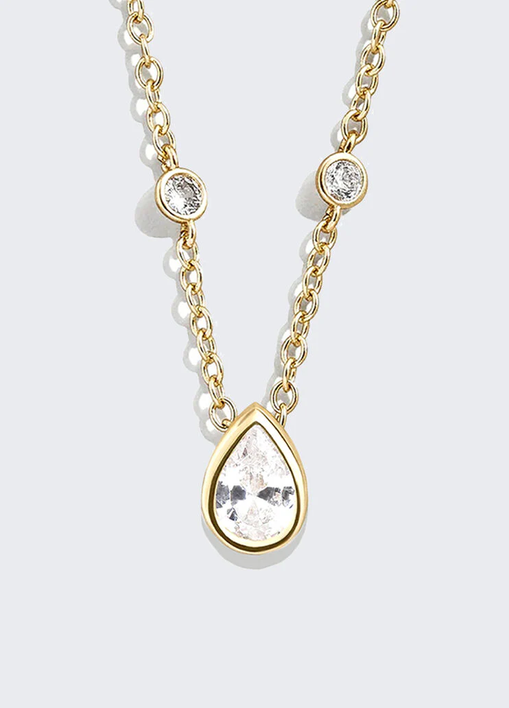 Necklace with jewelled stones