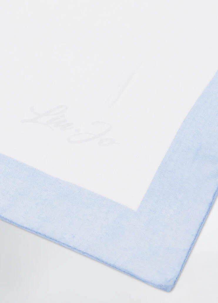 Scarf with floral print