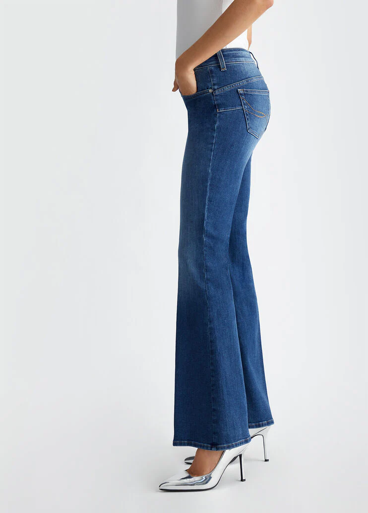 Stretch flared jeans