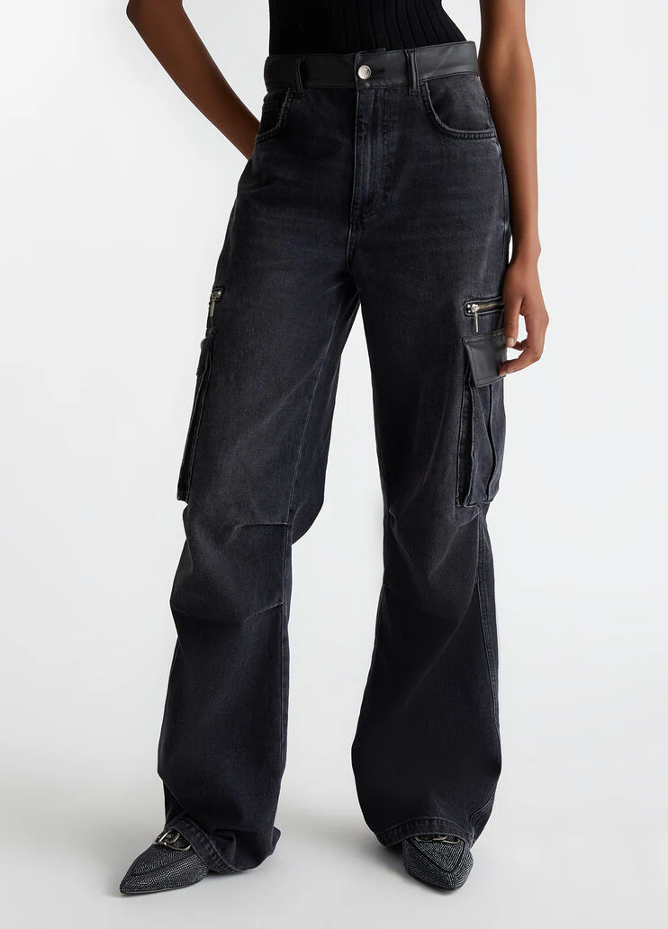 Flared cargo jeans