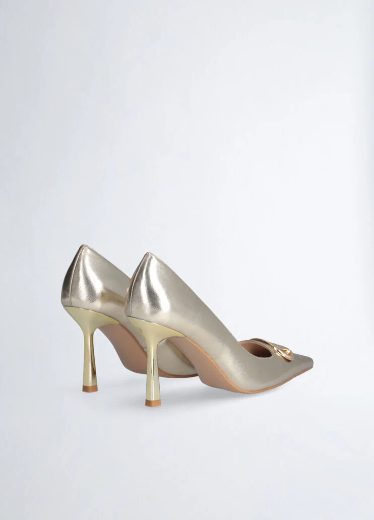 Court shoes with maxi-logo