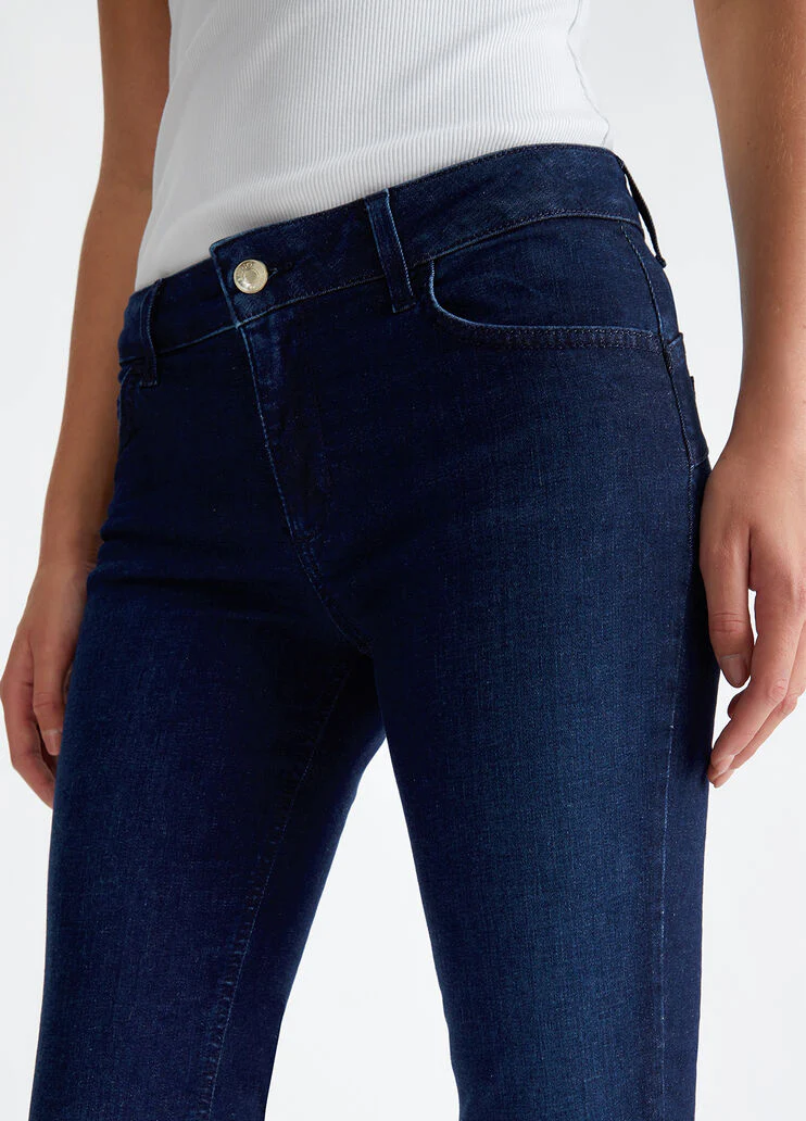 Bootcut bottom up jeans