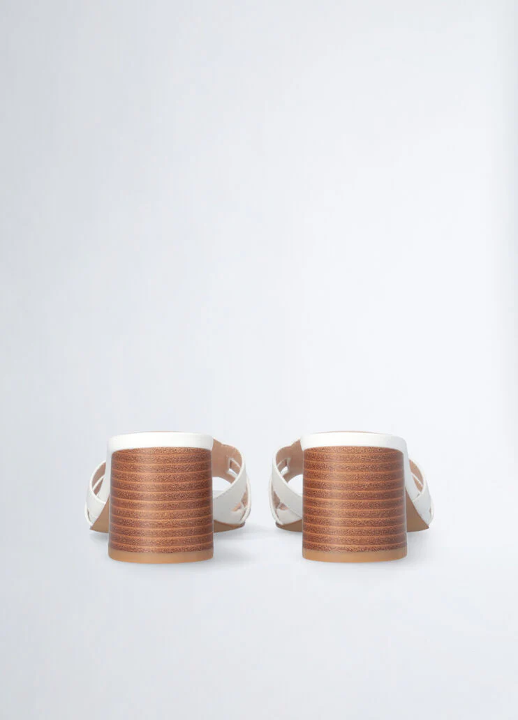 Leather sandals with wide heel