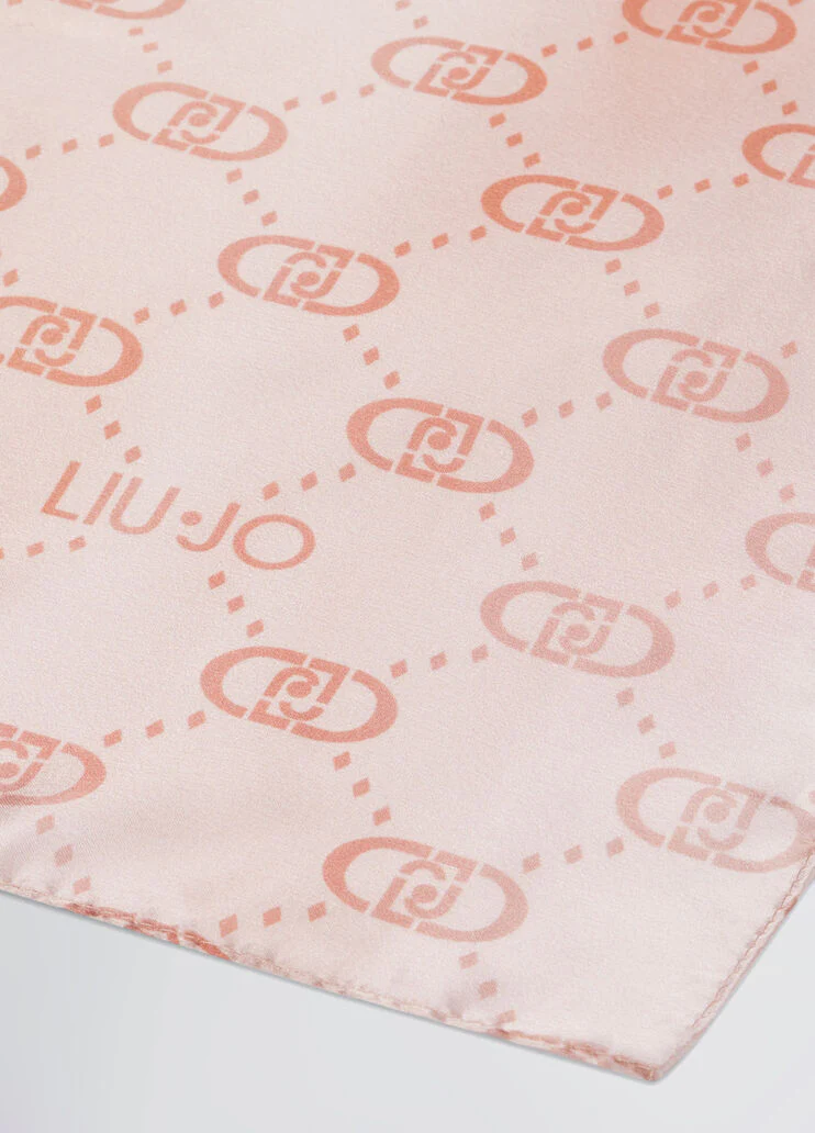 Shawl with logo