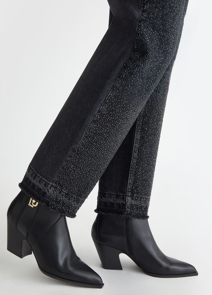 Straight-leg jeans with rhinestones