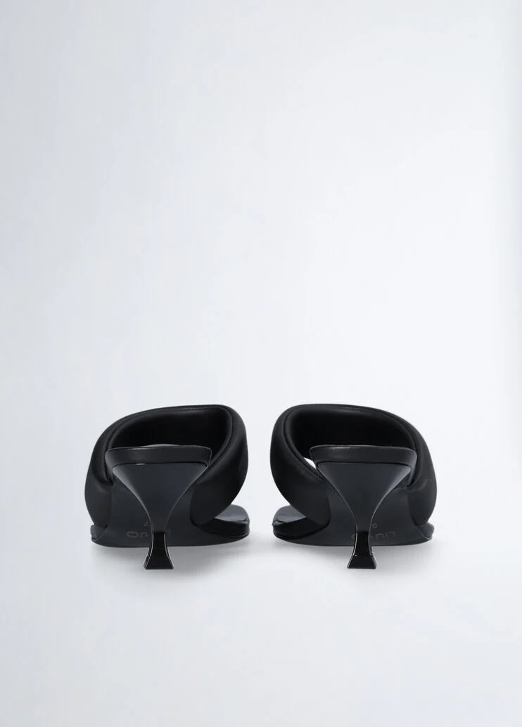 Thong sandals with heel