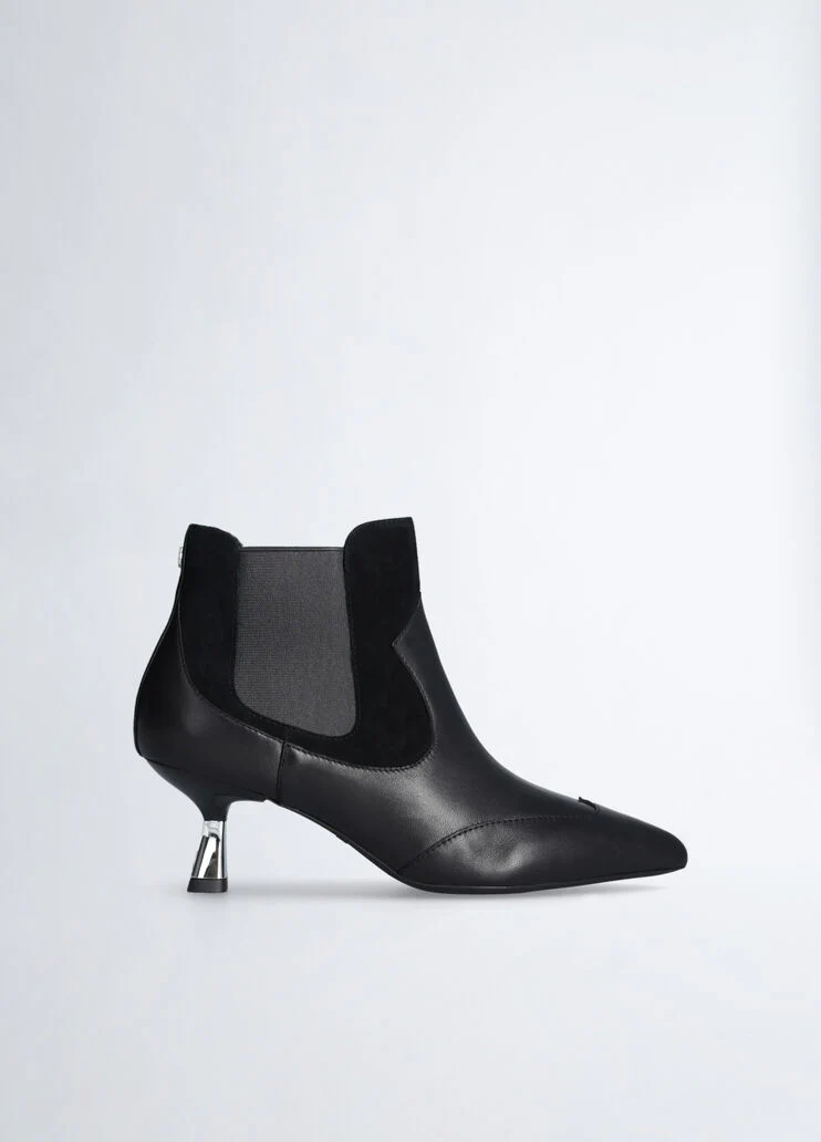 Black ankle boots in leather