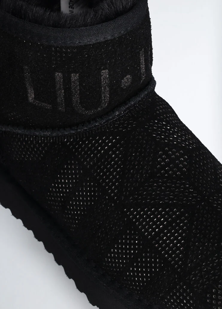 Warm ankle boots with maxi logo