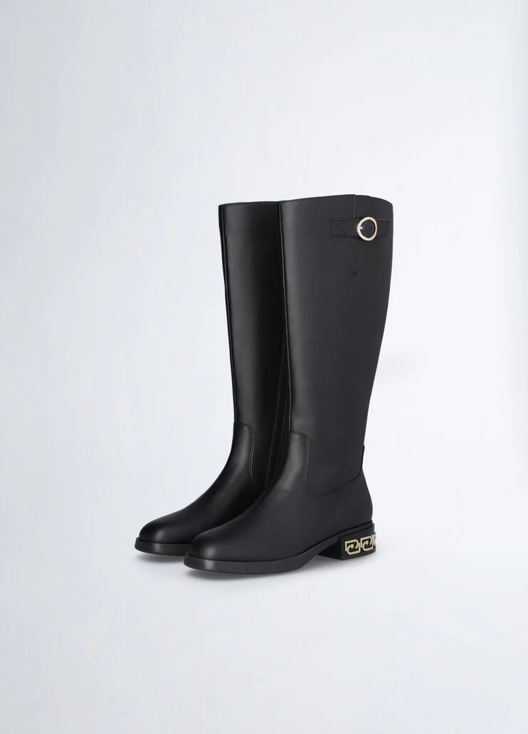 High boots with logo buckle