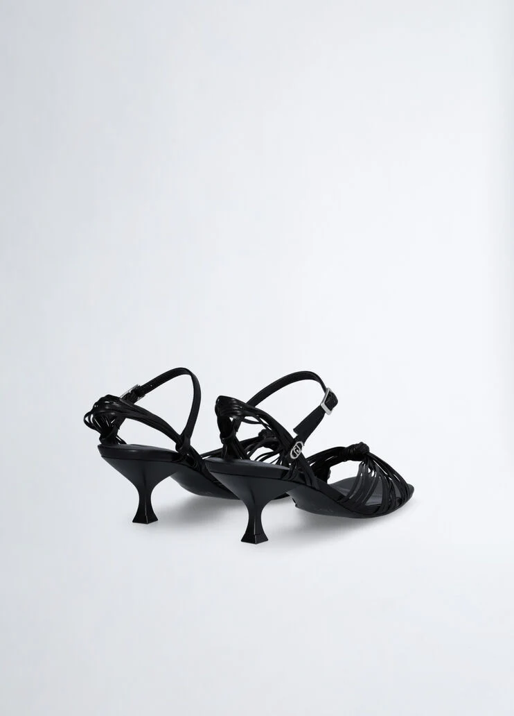 Sandals with low heel