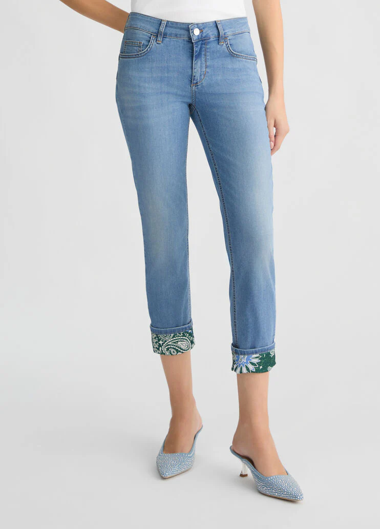 Cropped skinny jeans with bandanna turn-ups