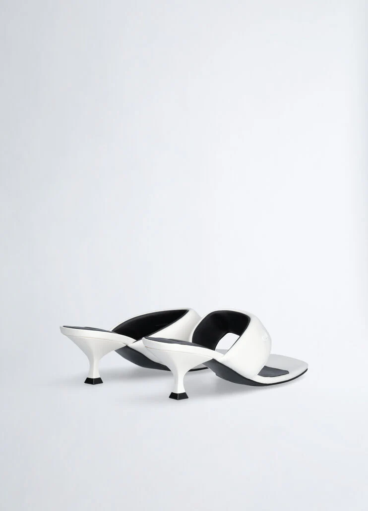 Thong sandals with heel